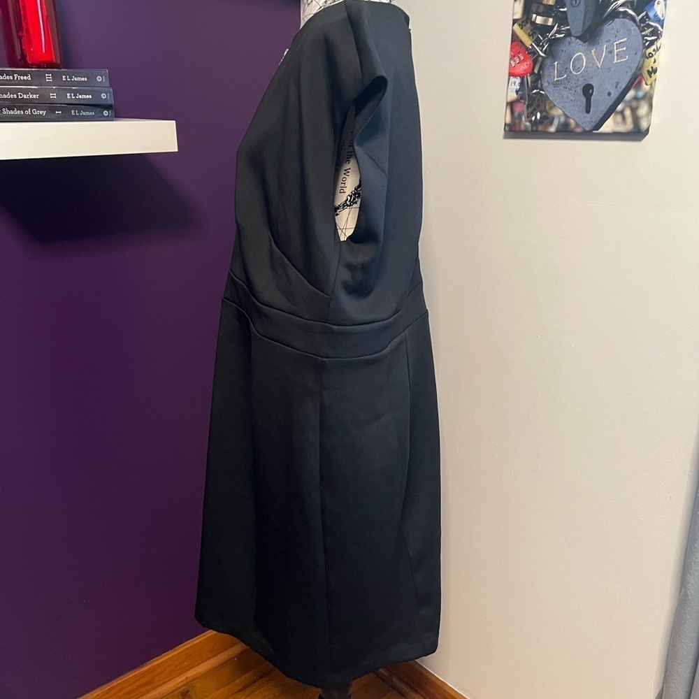 Eloquii Plus Size Little Black Dress - Picture 5 of 9